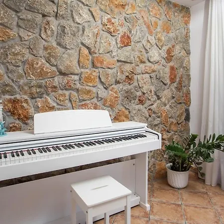 Kallithea Sunrise Villa *